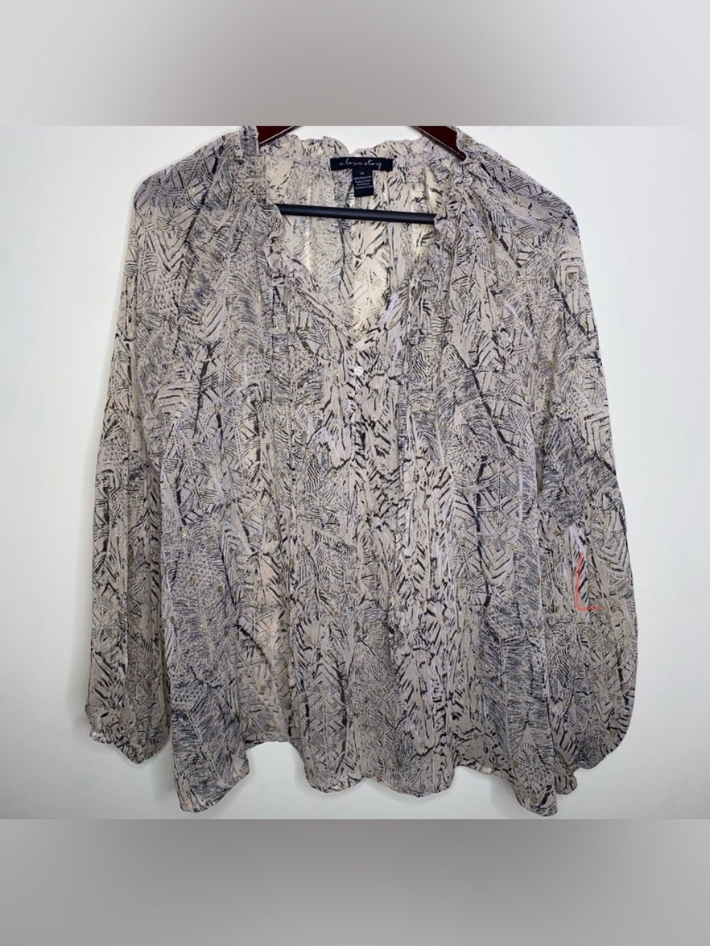 A love Story Size XL Cream and Black Sheer Pullover Long Sleeve Top